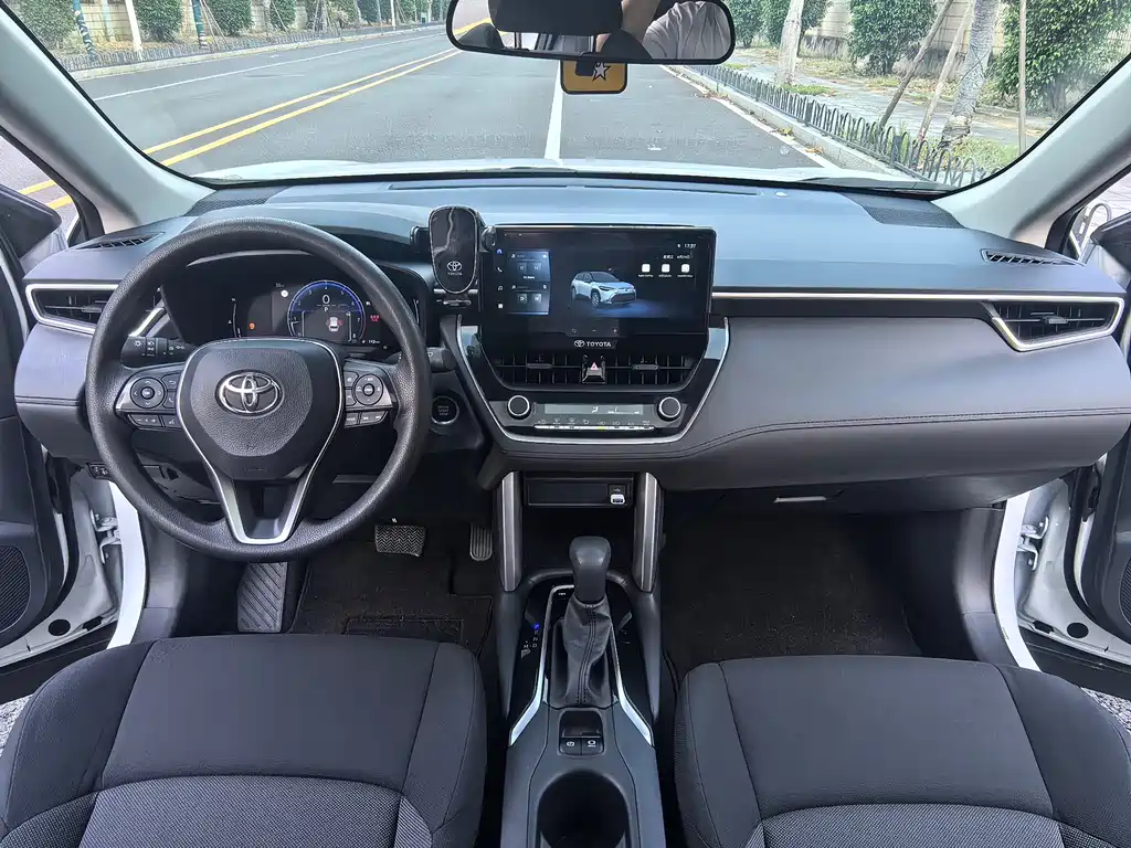 Frontlander 2.0 L CVT Leading