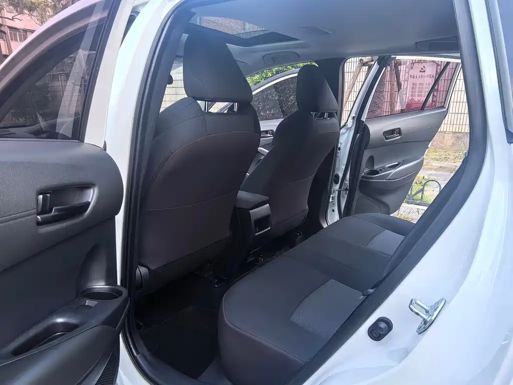 Frontlander 2.0 L CVT Leading