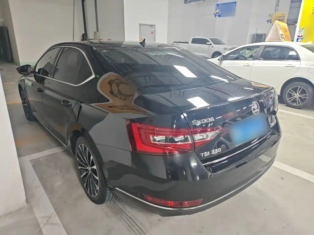 Superb TSI330 DSG Smart Travel