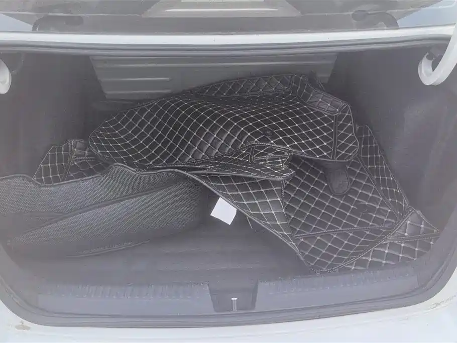 Santana 1.5 L Manual Style
