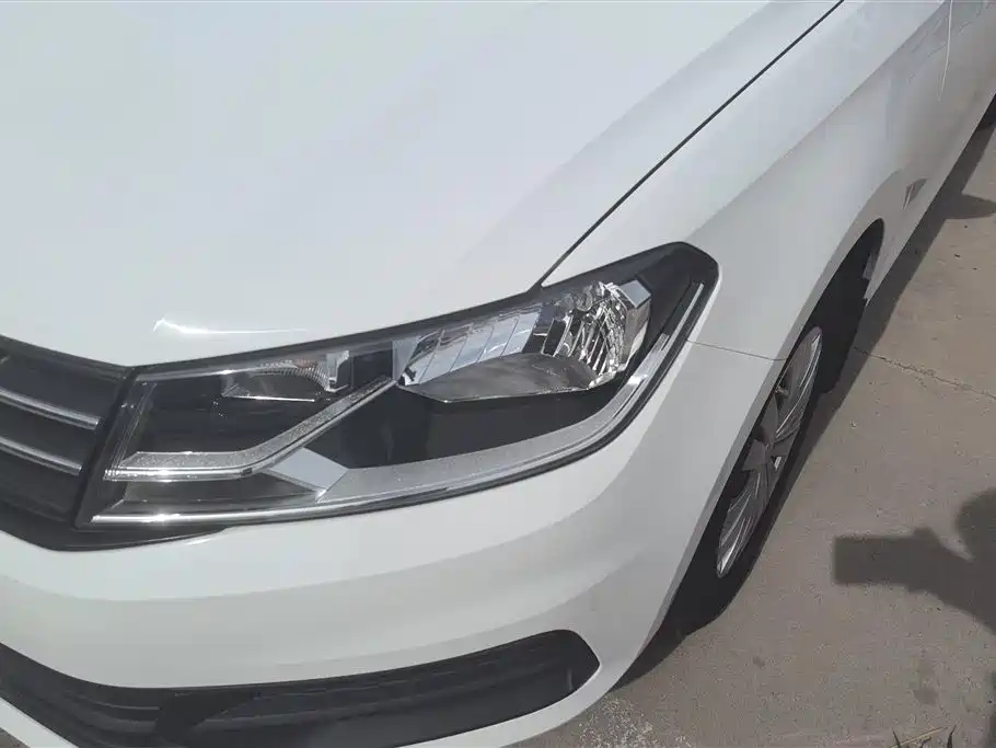 Santana 1.5 L Manual Style