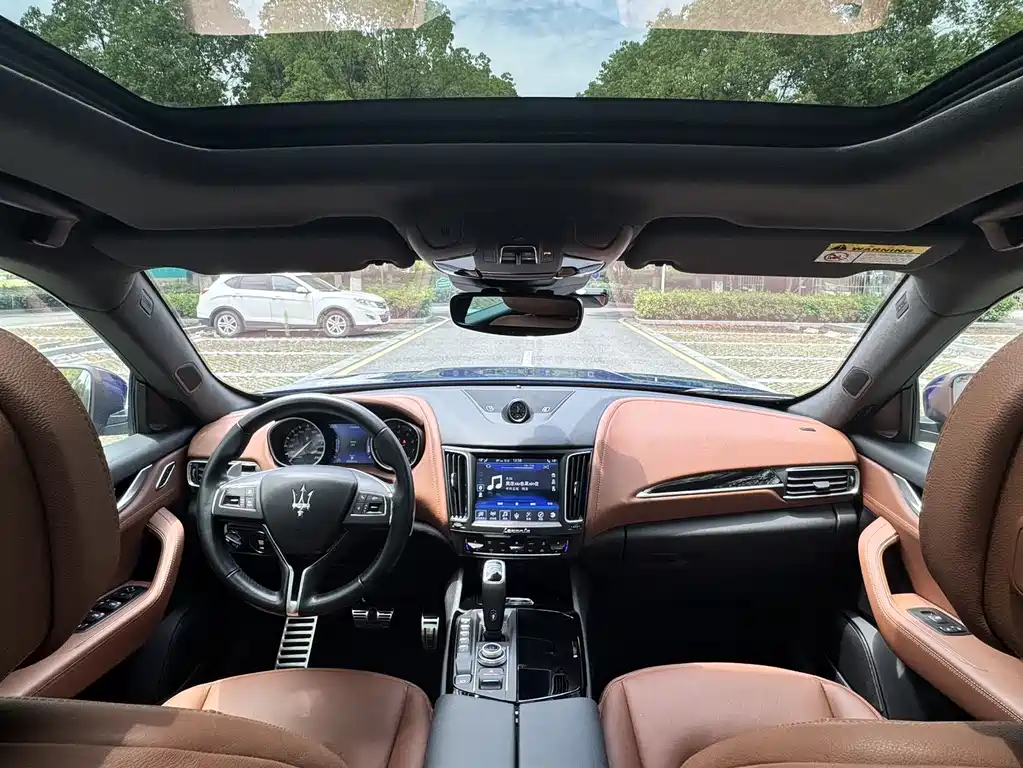 Levante 3.0 T Standard