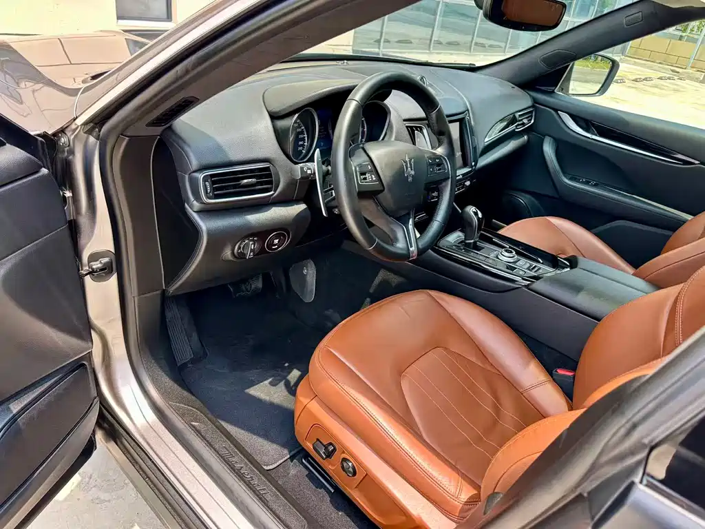 Levante 3.0 T Standard