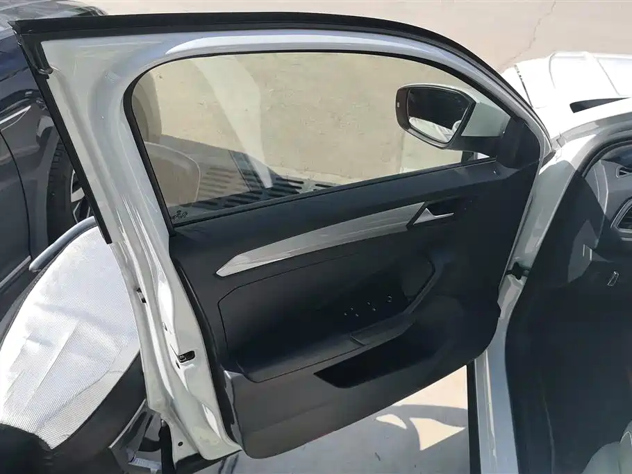 T-ROC 230 TSI DSG 2 WD Progressive CN-V