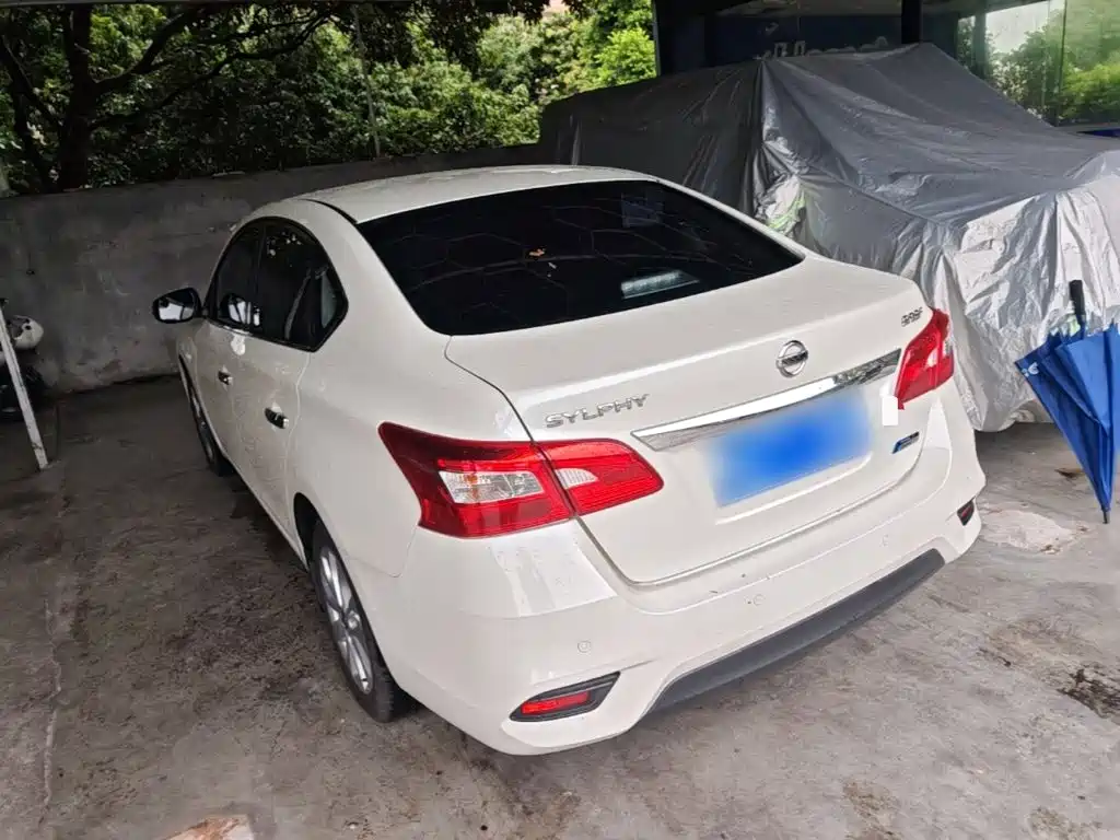 Sylphy 1.6 XV CVT Premium