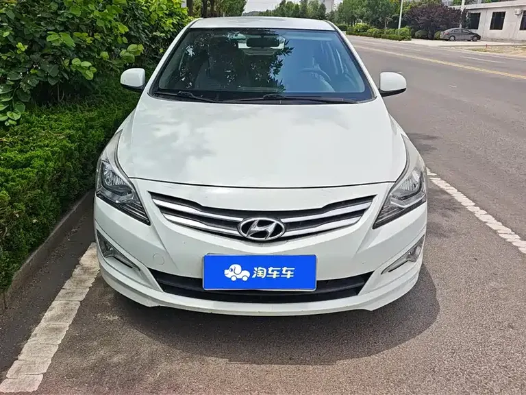 Hyundai Accent 1.4 L Manual Intelligent GLS