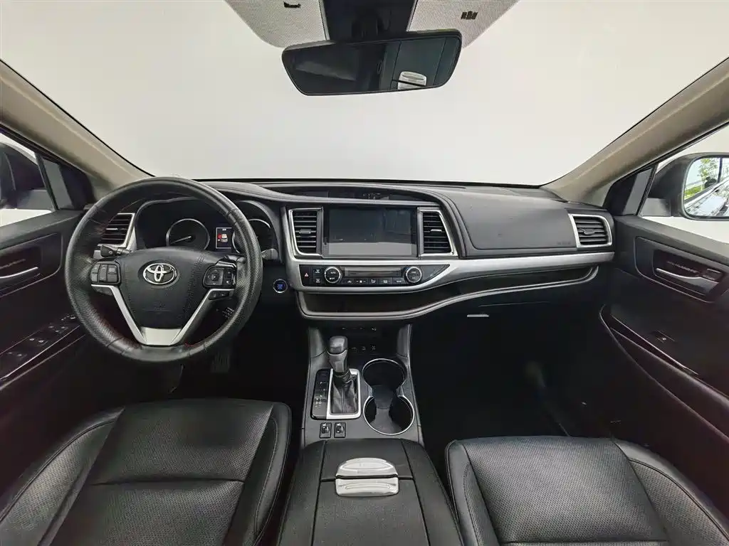 Highlander 2.0 T 4 WD Distinguished 7-seat CN-V