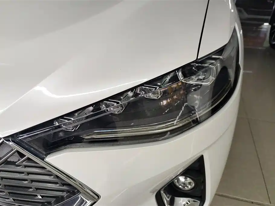 Haval F7 1.5 T 2 WD i