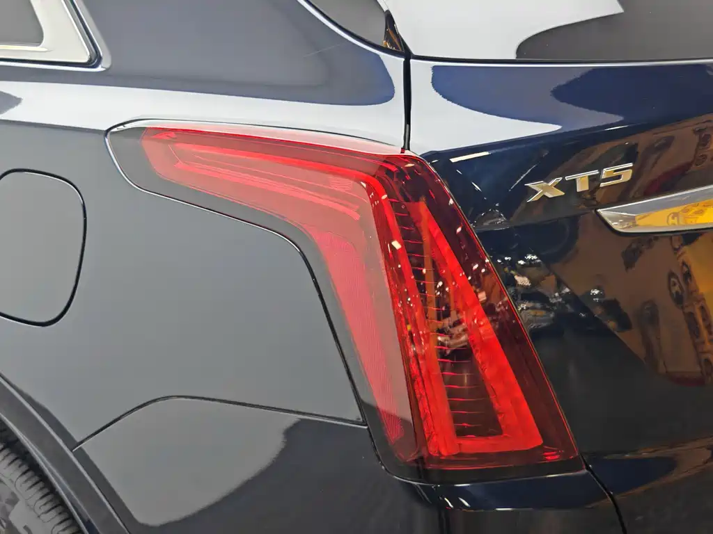 Cadillac XT5 2.0 T 2 WD Luxury