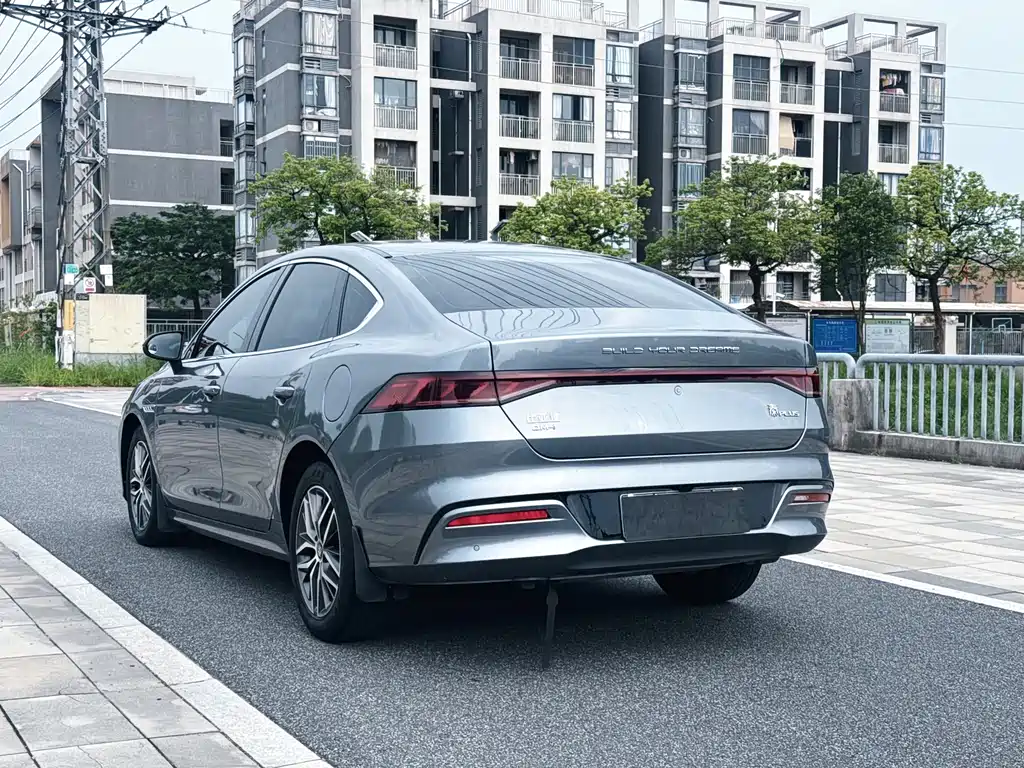 Qin PLUS DM-i 55 KM Flagship