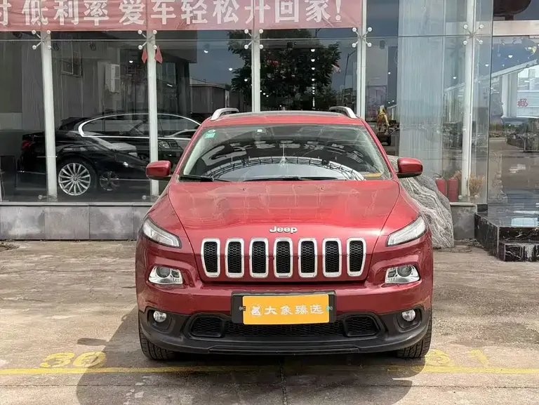Jeep Cherokee (Import) 2.4 L Luxury