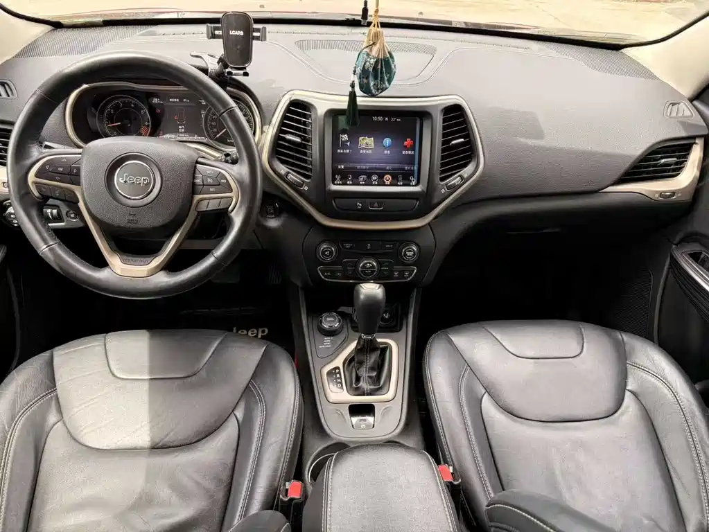 Cherokee (Import) 2.4 L Luxury