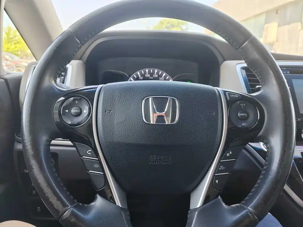 Odyssey 2.4 L Supreme