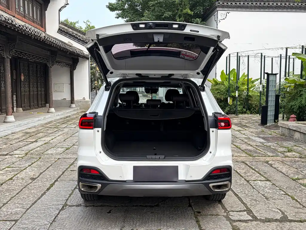 Tiggo 8 1.6 TGDI Auto Distinguished