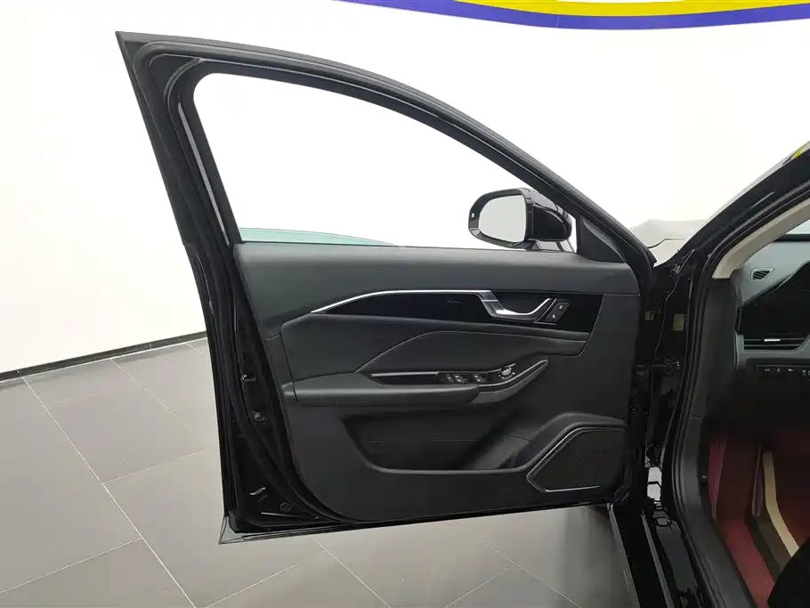 Besturn B70 3 rd Gen 1.5 T Auto Pleasure