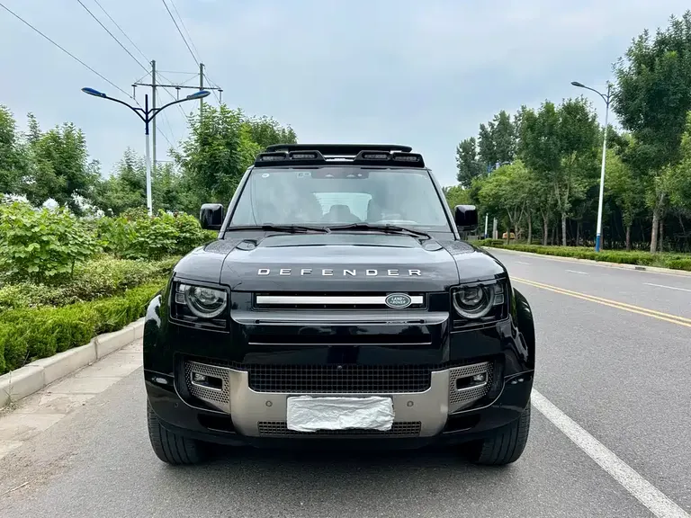 Land Rover Defender 110 P400 X
