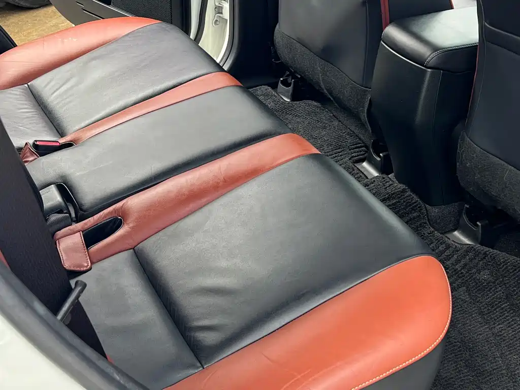 RAV4 2.5 L Auto 4 WD Luxury
