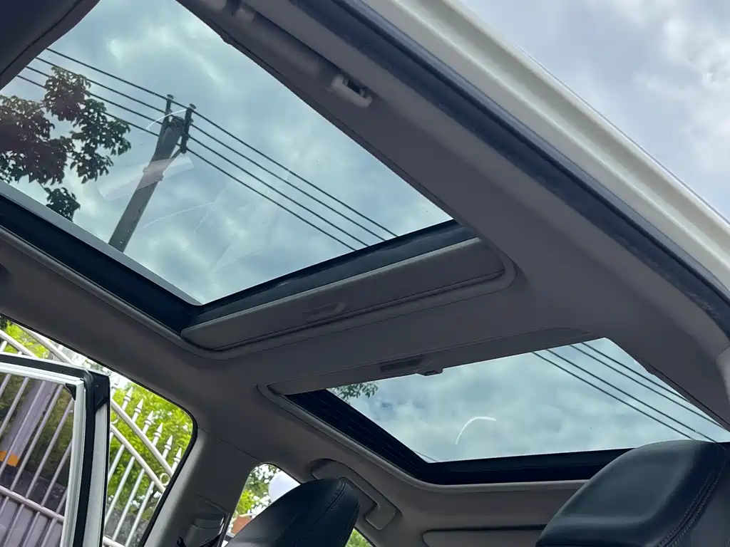 RAV4 2.5 L Auto 4 WD Luxury