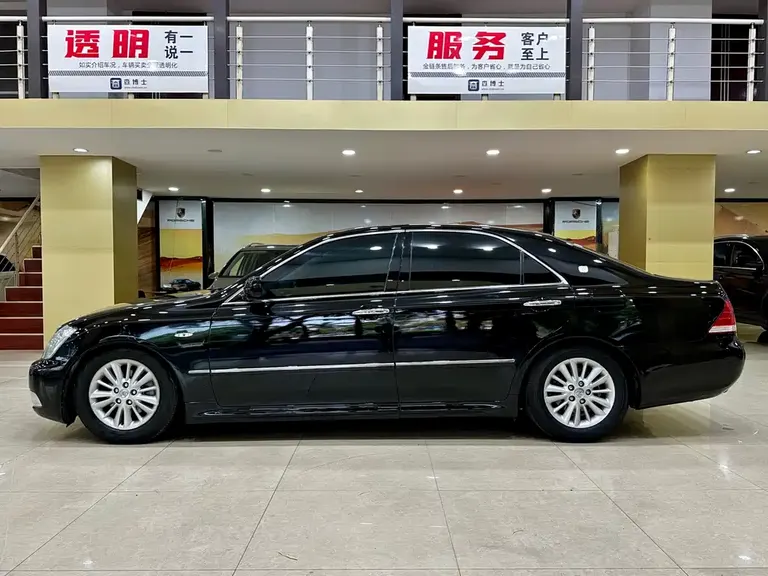 Toyota Crown 2.5 L Royal Special Edition