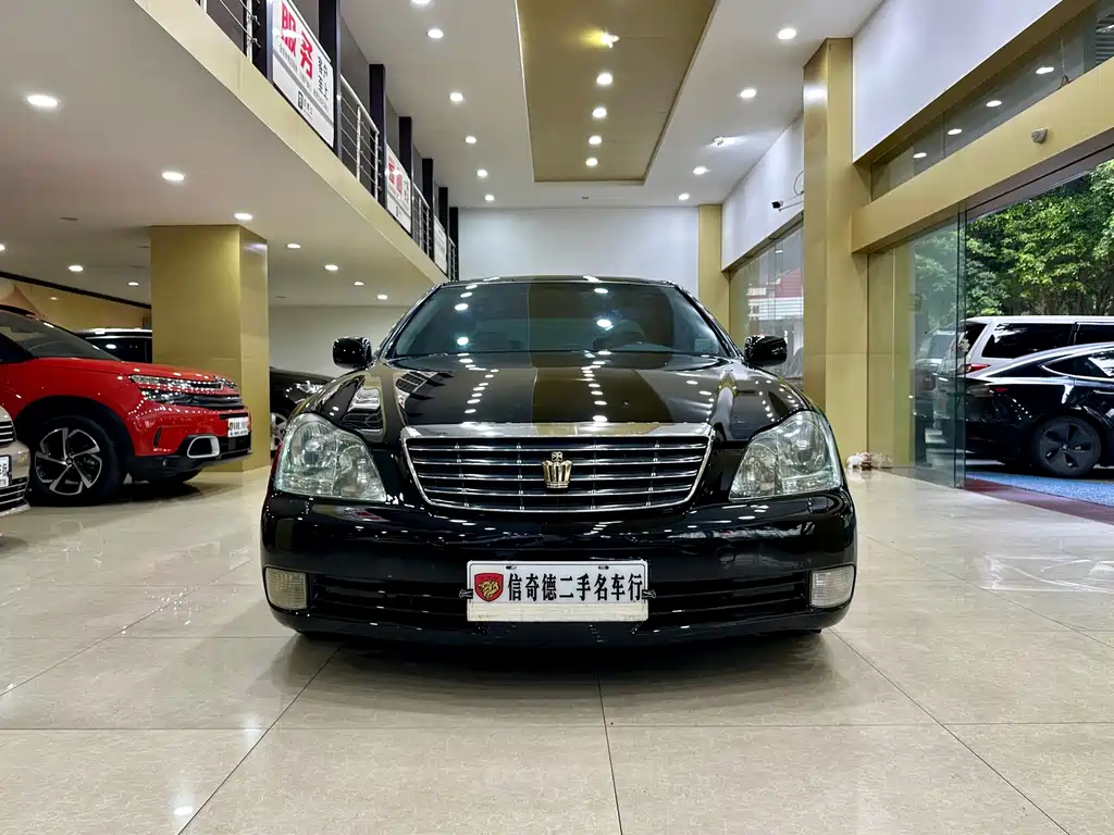 Crown 2.5 L Royal Special Edition