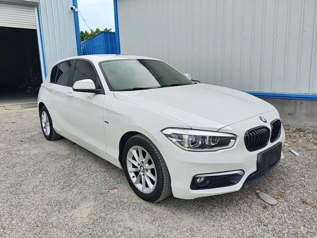 BMW 1 Series (Import) 118 i Urban Design Package
