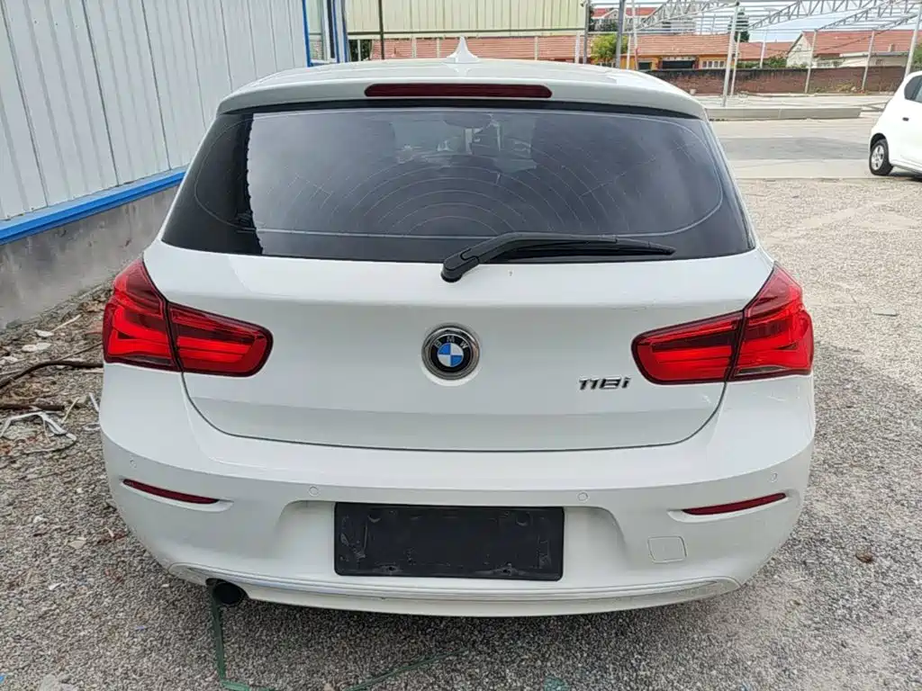 BMW 1 Series (Import) 118 i Urban Design Package