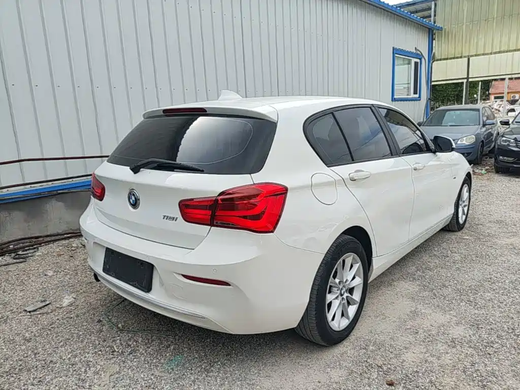 BMW 1 Series (Import) 118 i Urban Design Package