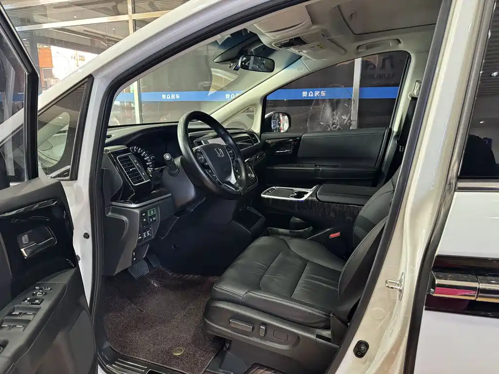 Elysion 2.0 L Hybrid Luxury