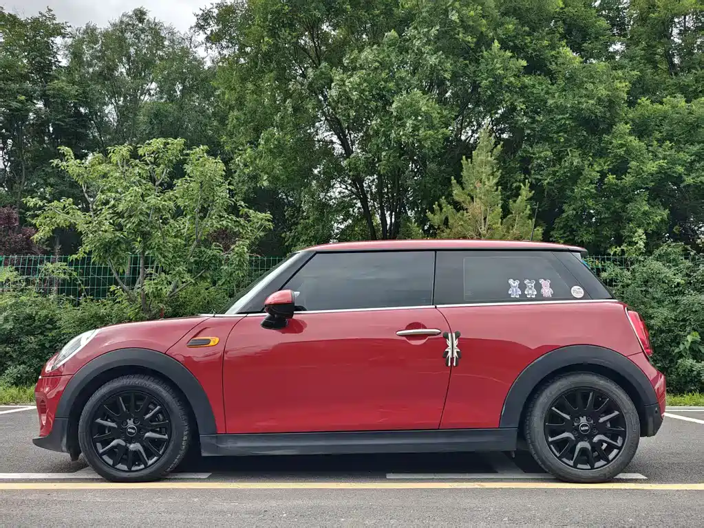 MINI 1.2 T ONE Pioneer