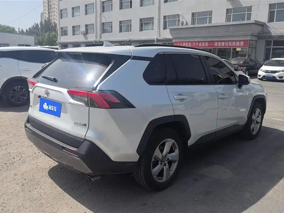 RAV4 2.0 L CVT 2 WD Style PLUS