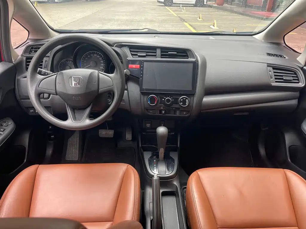 Fit 1.5 L LXS CVT Comfort Sunroof