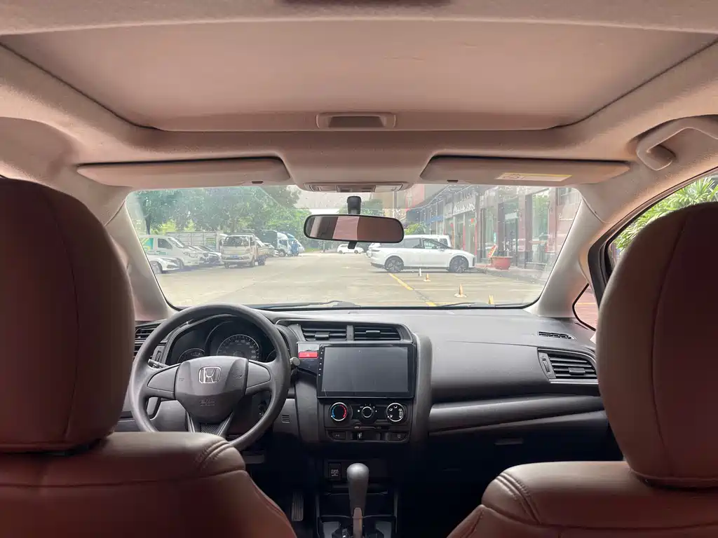 Fit 1.5 L LXS CVT Comfort Sunroof
