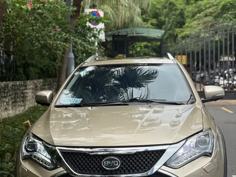 BYD Tang NEV 2.0 T 4 WD Distinguished