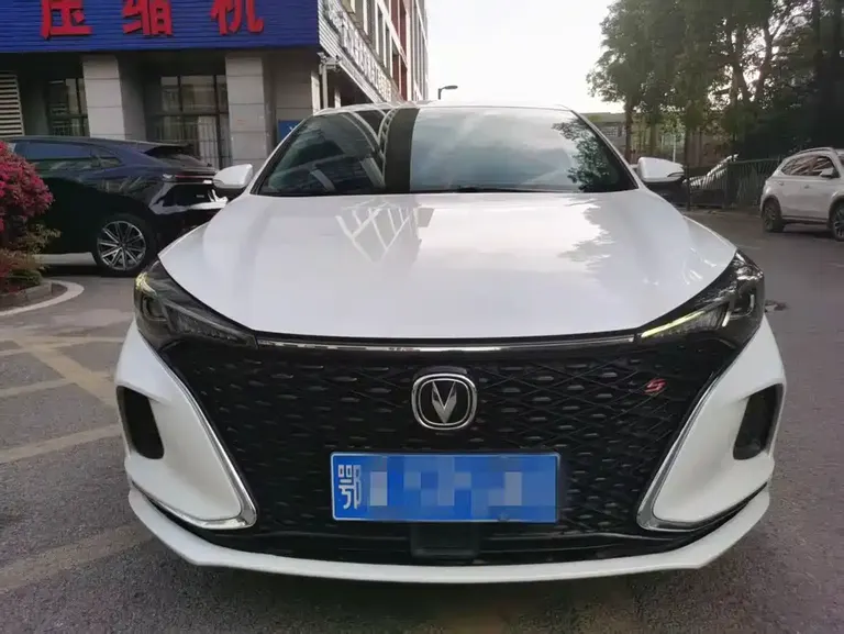 Changan Eado PLUS Blue Whale NE 1.4 T GDI DCT Flagship