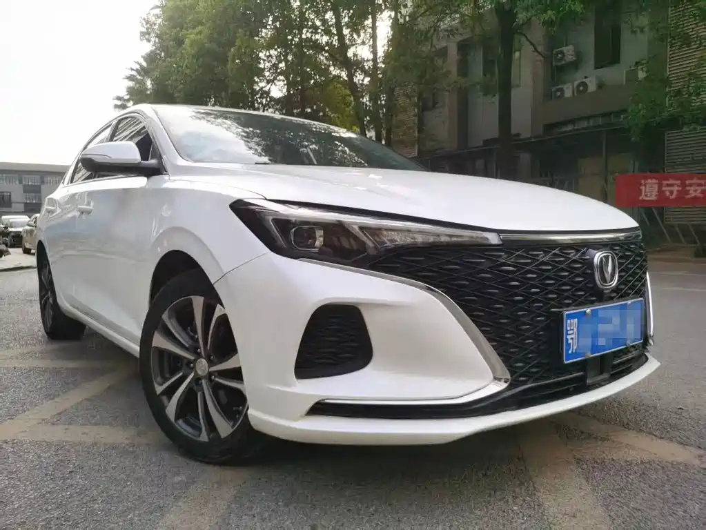 Eado PLUS Blue Whale NE 1.4 T GDI DCT Flagship
