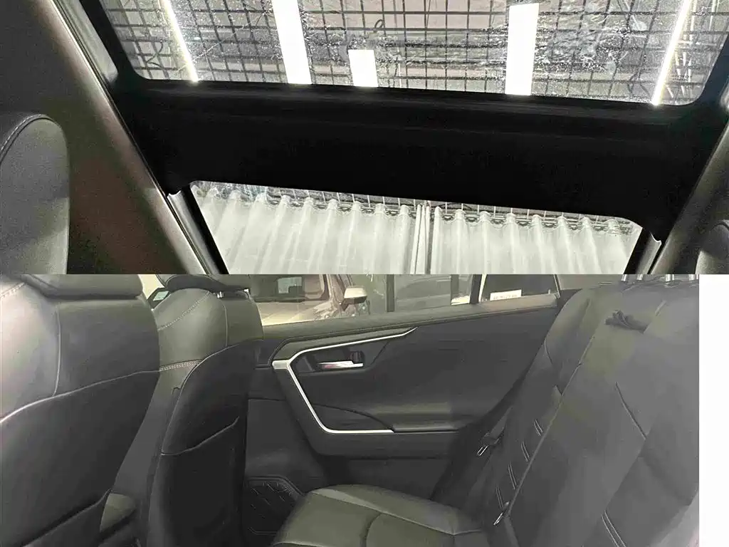 RAV4 2.0 L CVT 2 WD Distinguished