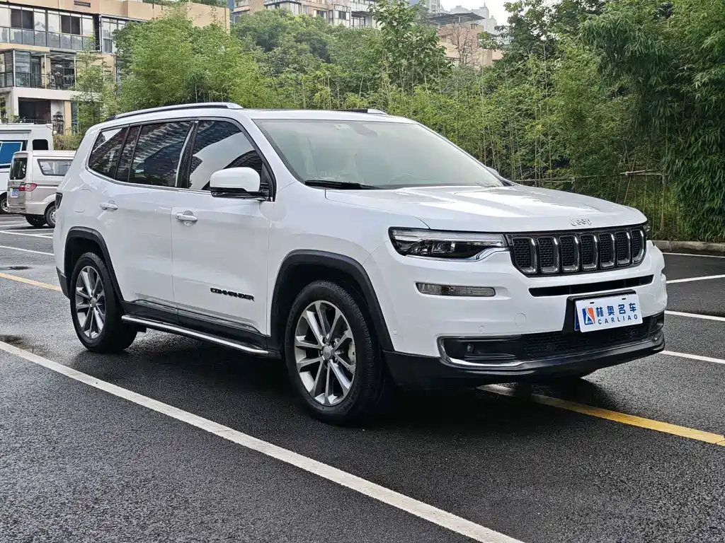 Commander 2.0 T 4 WD Premium Enjoyment CN-V