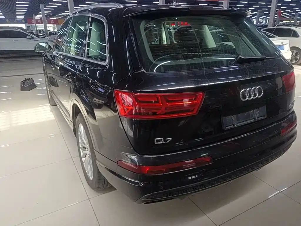 Audi Q7 45 TFSI S line Sport