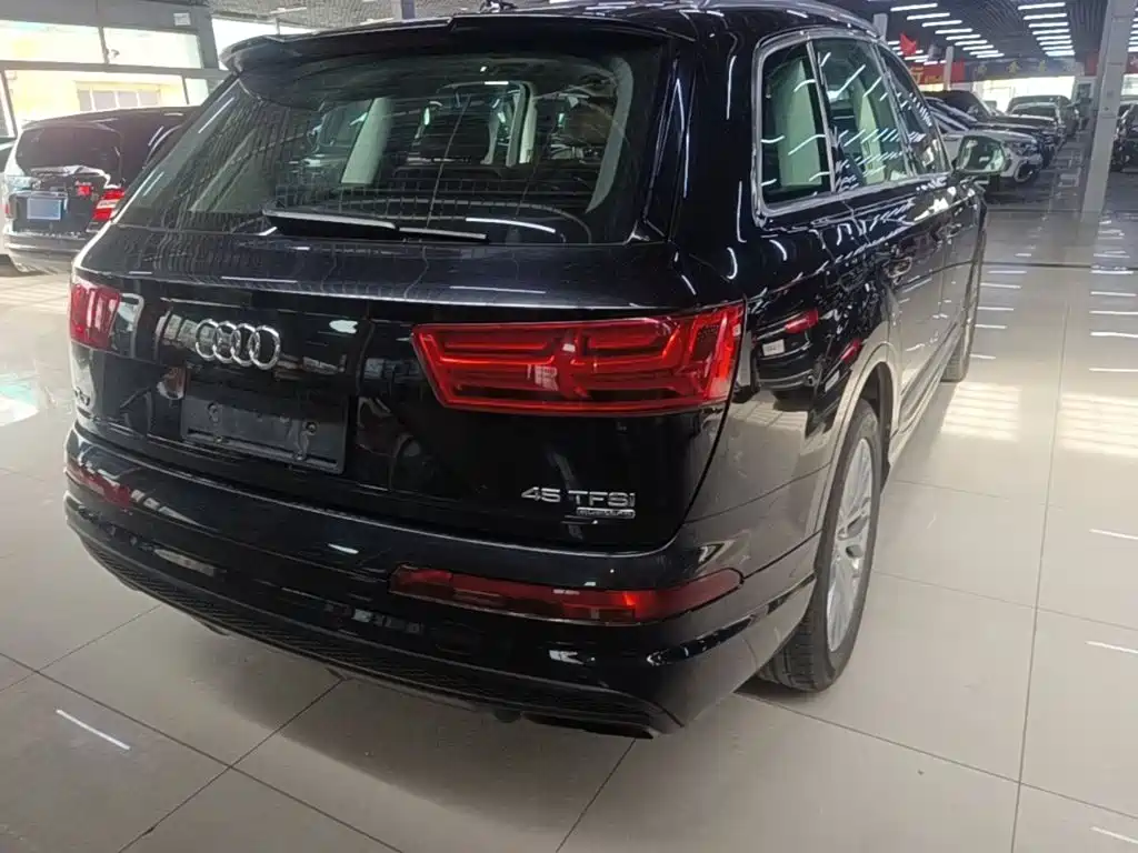 Audi Q7 45 TFSI S line Sport
