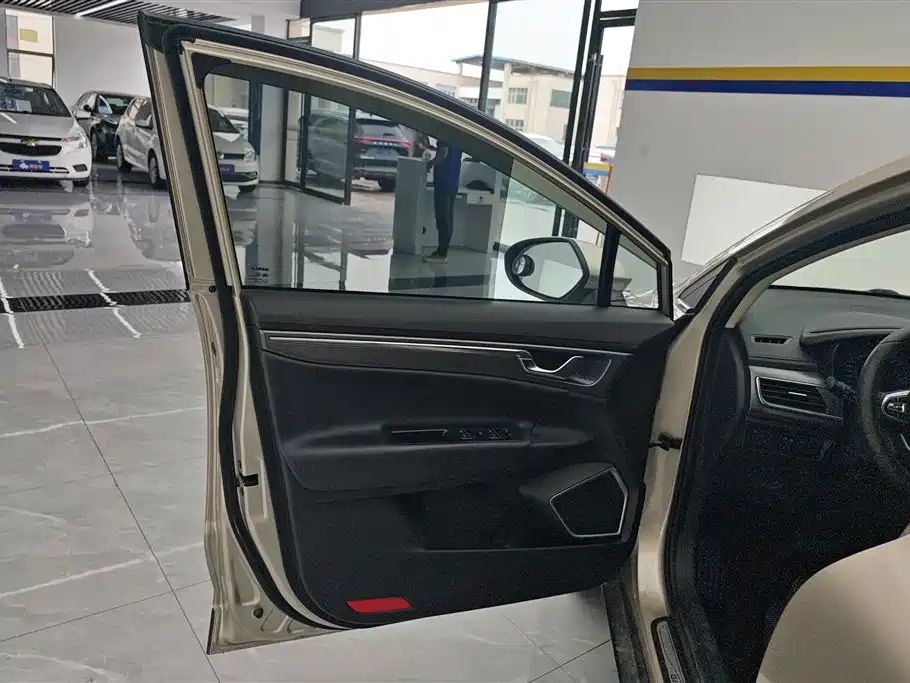 Emgrand GS 1.4 T CVT Elegant