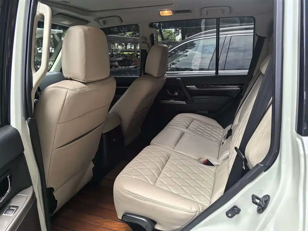 Pajero (Import) 帕杰罗进口 2020款 3.0 L 自动尊贵版