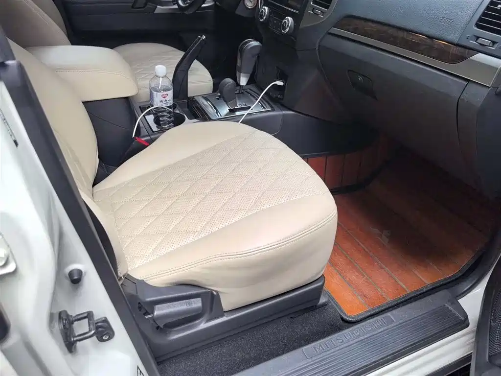 Pajero (Import) 帕杰罗进口 2020款 3.0 L 自动尊贵版