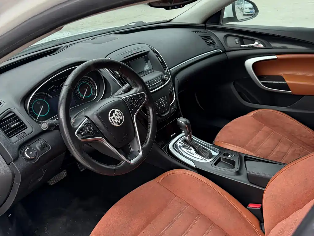 Regal GS 2.0 T Grand Passion Sport