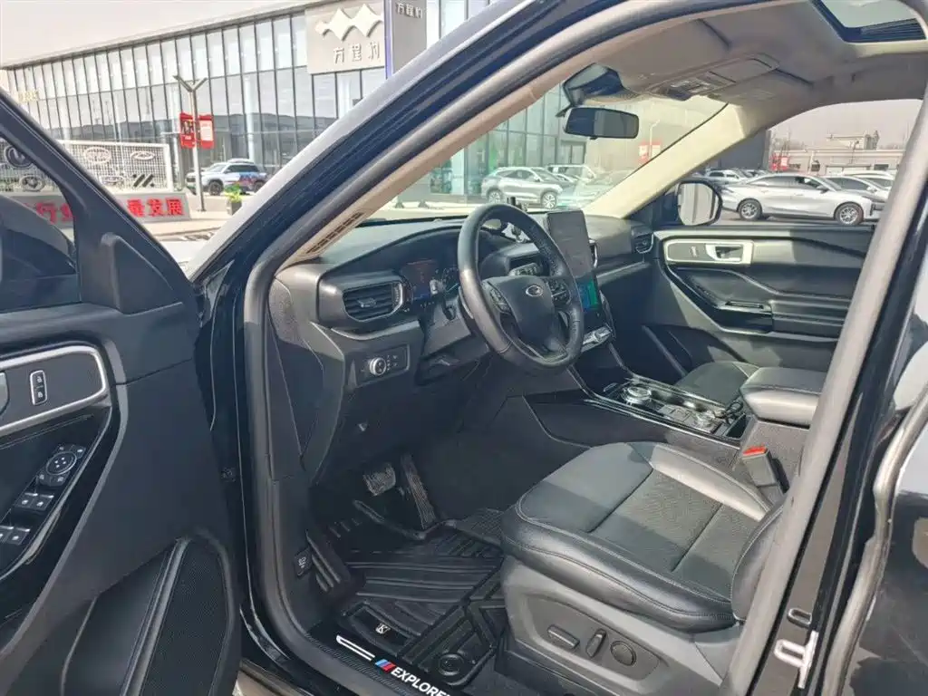 Explorer EcoBoost 285 4 WD Style 7-seat