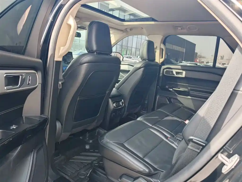 Explorer EcoBoost 285 4 WD Style 7-seat