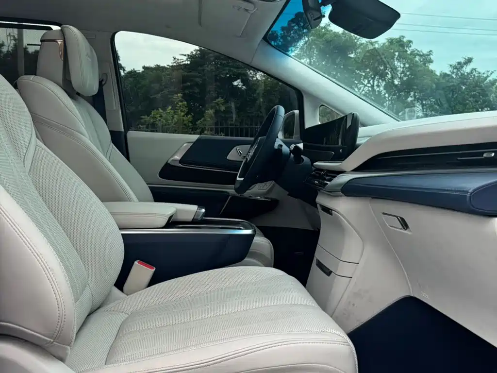 Century 2.0 T 6-seat Heritage