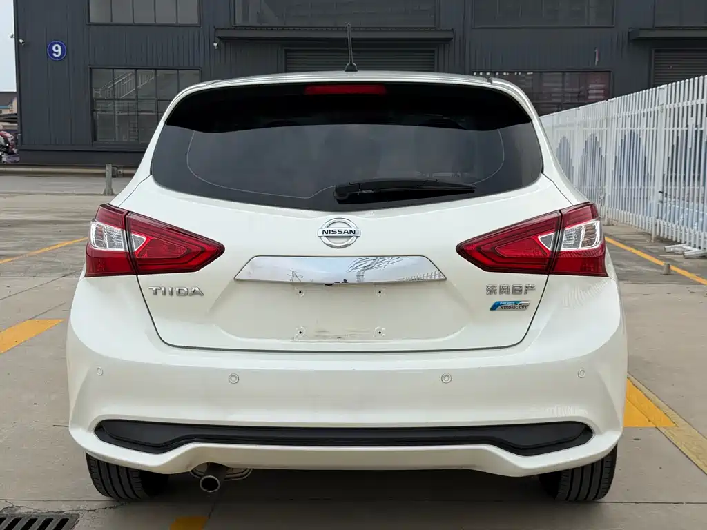 Tiida 1.6 L CVT Smart Enjoyment CN-VI