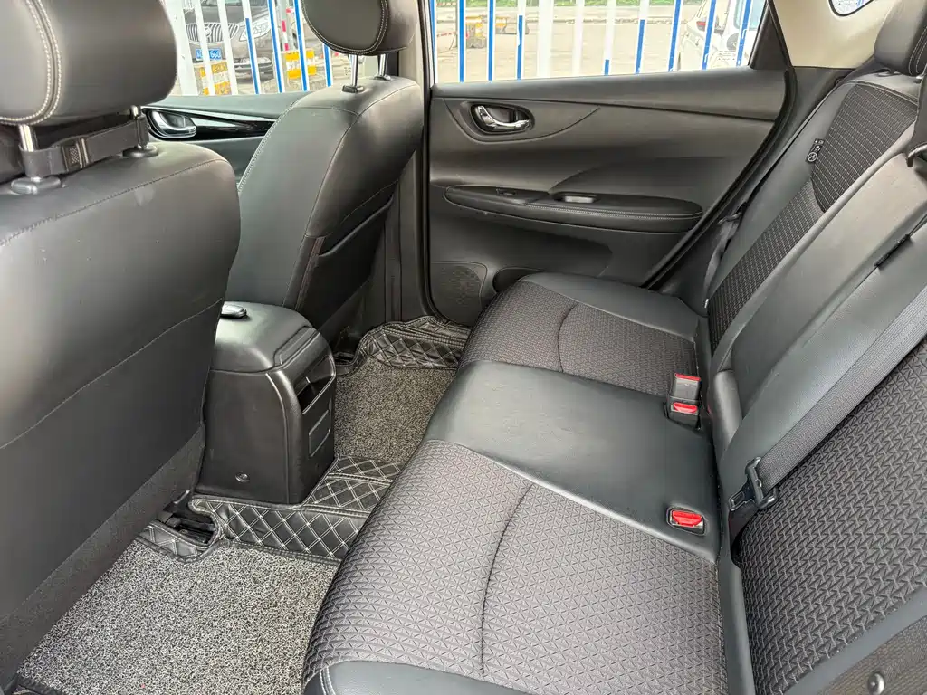 Tiida 1.6 L CVT Smart Enjoyment CN-VI