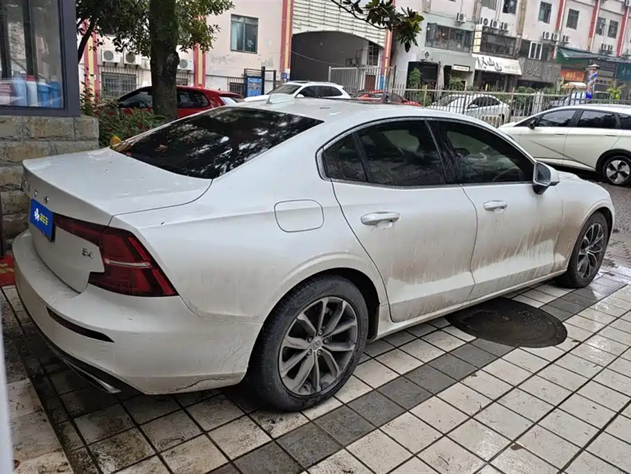 Volvo S60 B4 Smart Ease Luxury