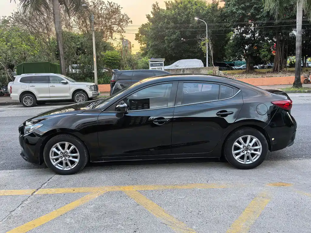 Mazda 3 Axela Sedan 1.5 L Auto Comfort